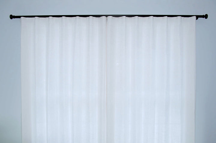 Mumbai 1 wavefold panel white closed