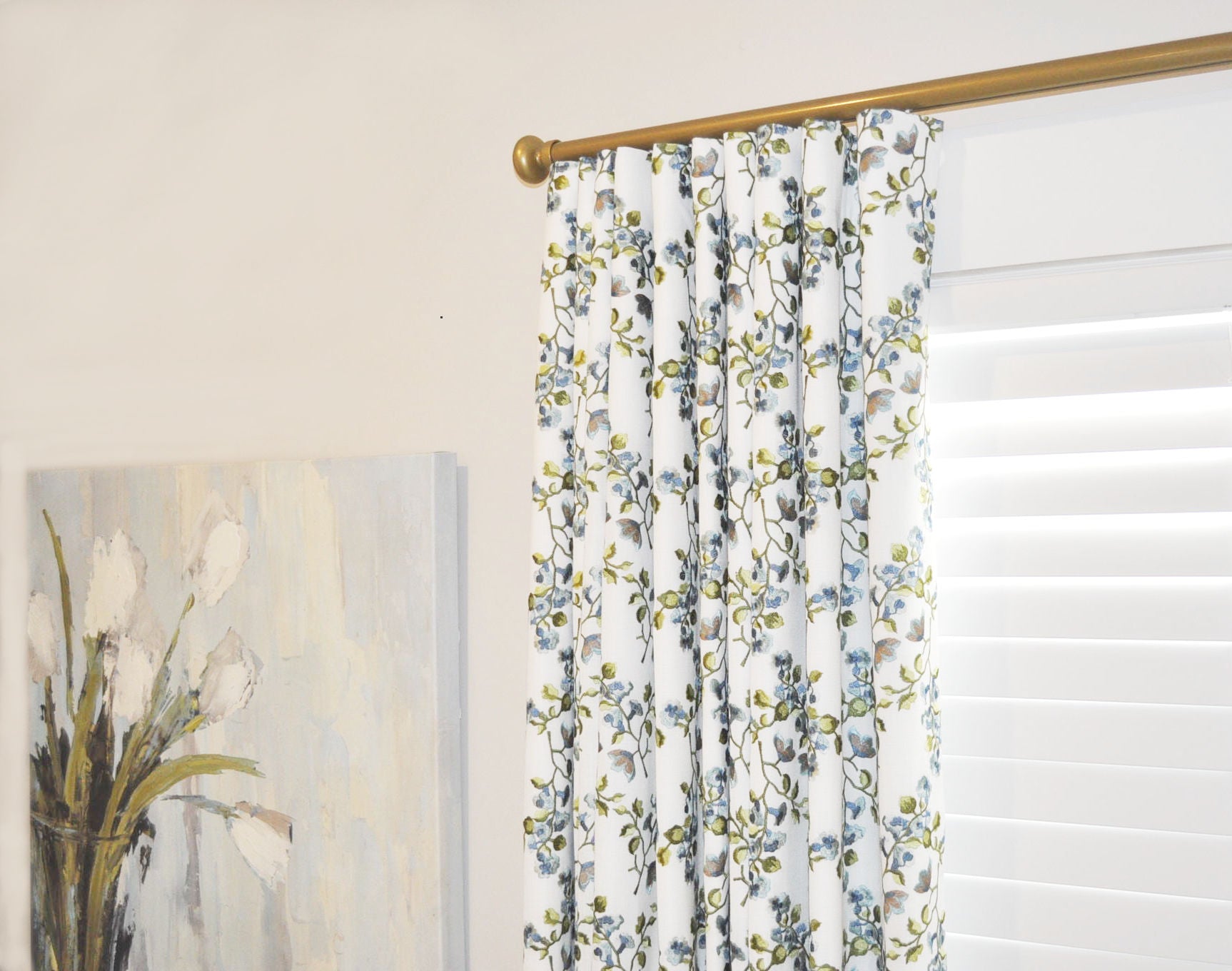 wave draperies floral on Tekno gold track