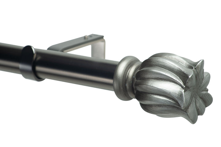 Delauny 1 1/8" finial silver